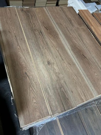 Natural Oak Laminate Flooring