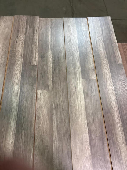 Austen Oak Laminate Flooring (10mm thick)