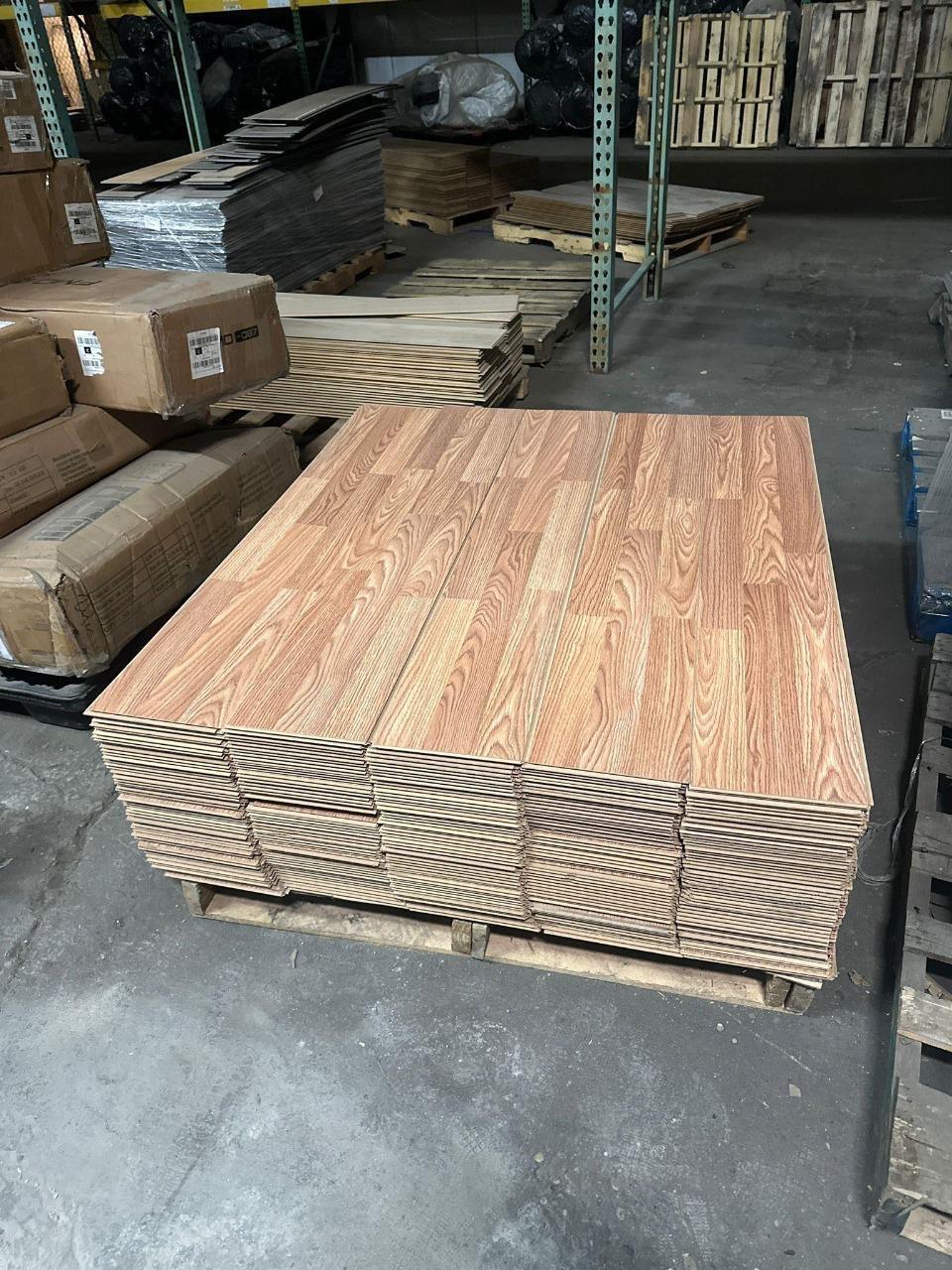 Scarlett Oak Laminate Flooring -10mm thick